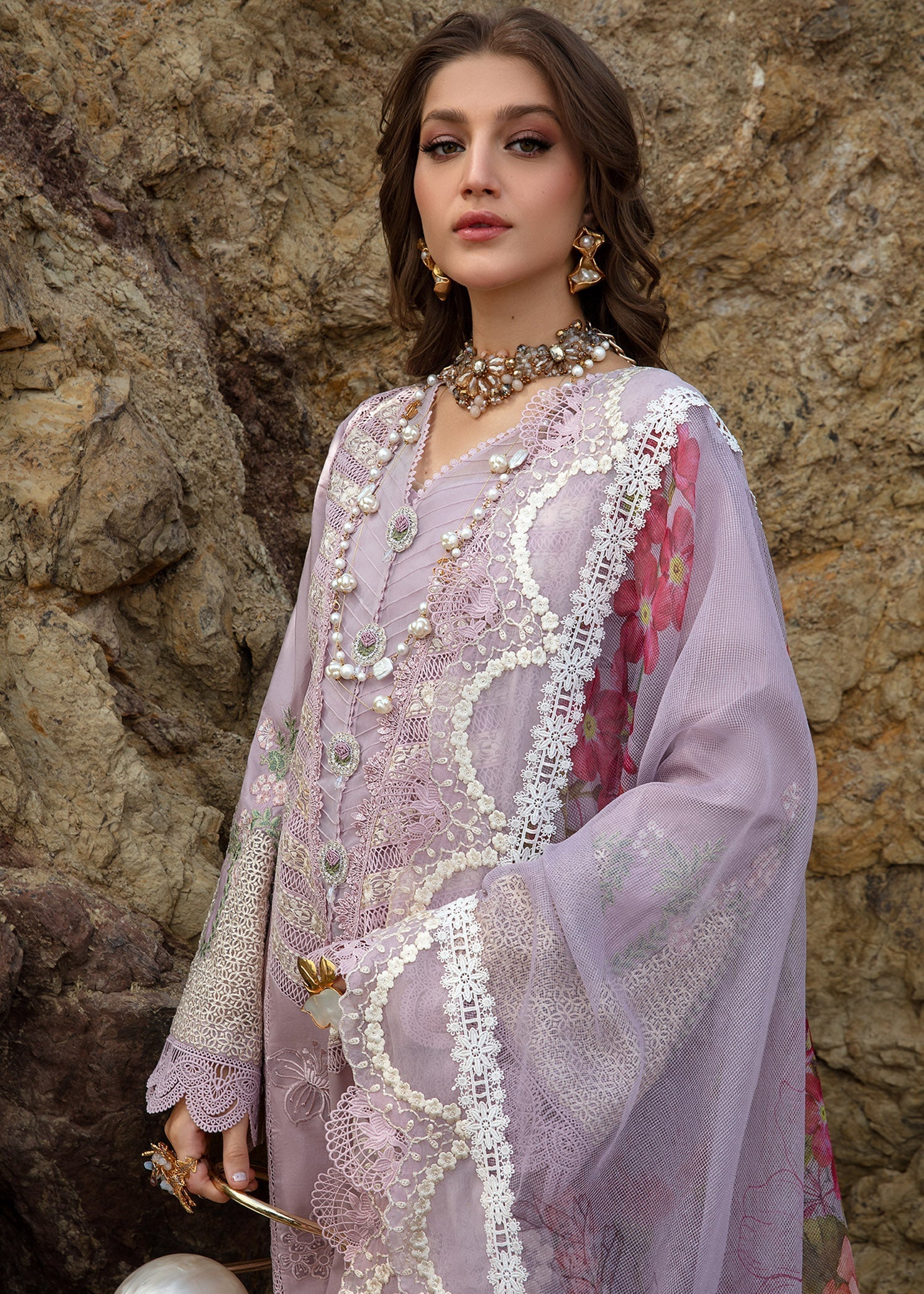 Crimson | Lawn 24 | Lillie de Jong - Amethyst