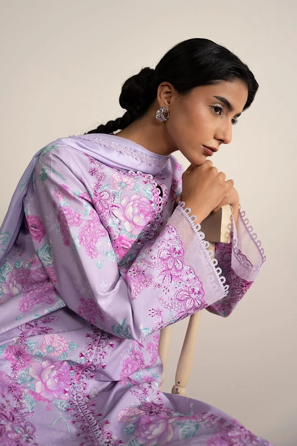 Ayzel | The Bare Minimum | MOONFLOWER - Rang-e-Khaas