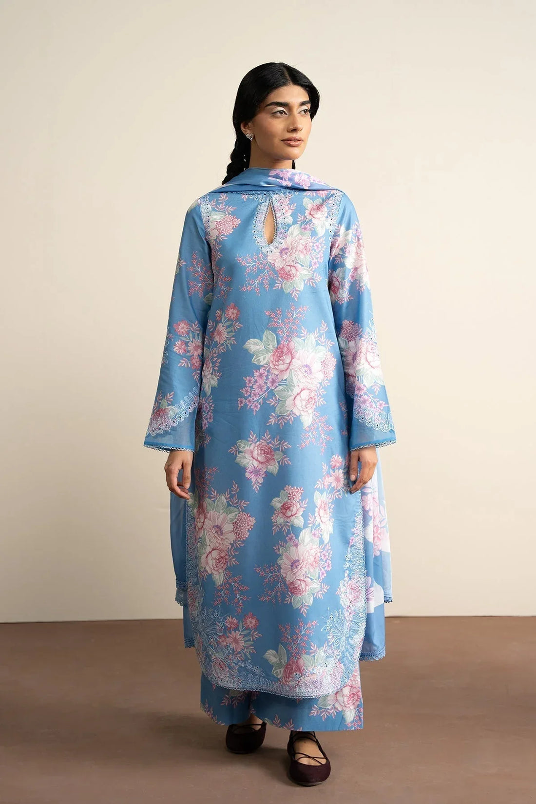 Ayzel | The Bare Minimum | MISTELLE - Rang-e-Khaas