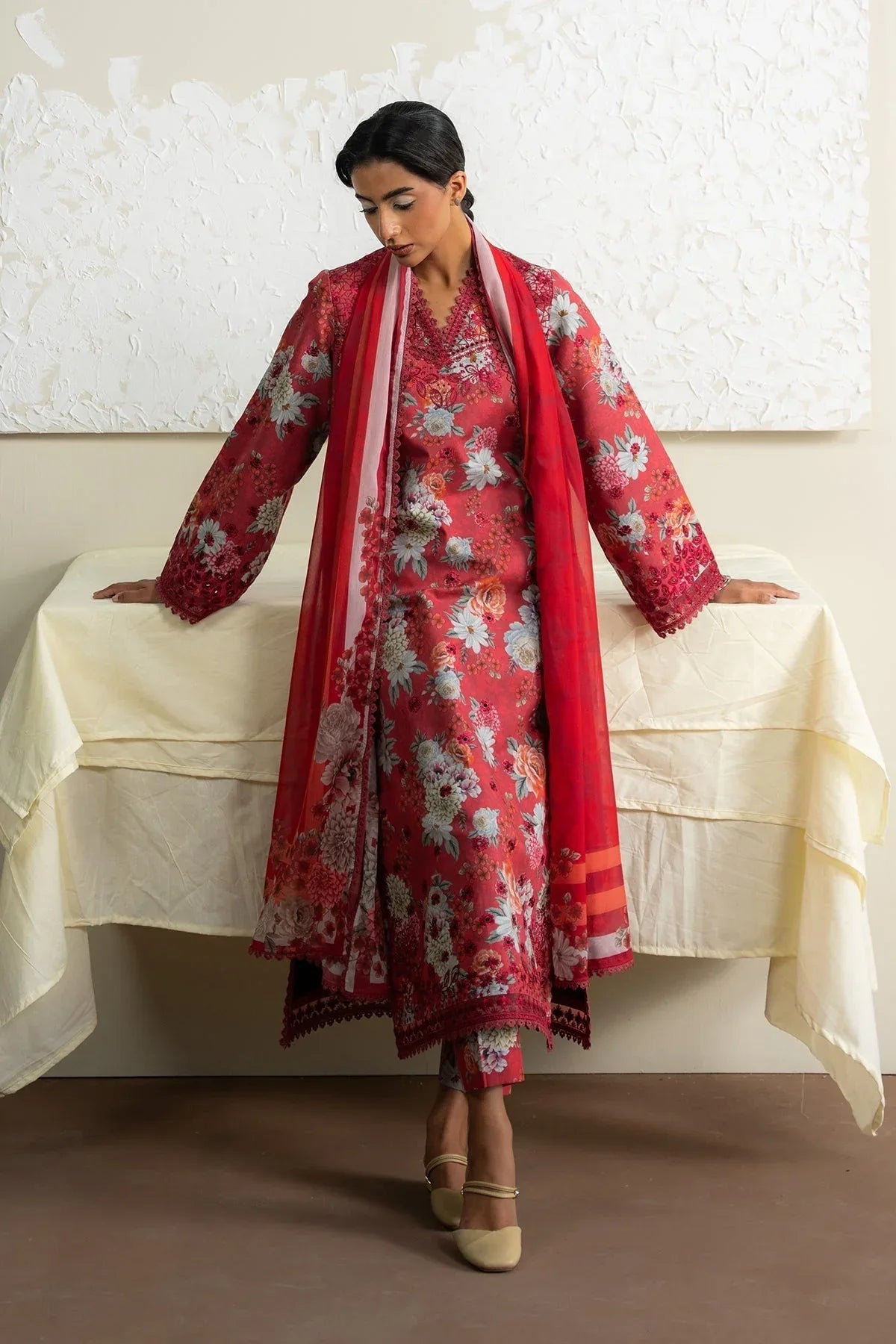 Ayzel | The Bare Minimum | HONEYROSE - Rang-e-Khaas
