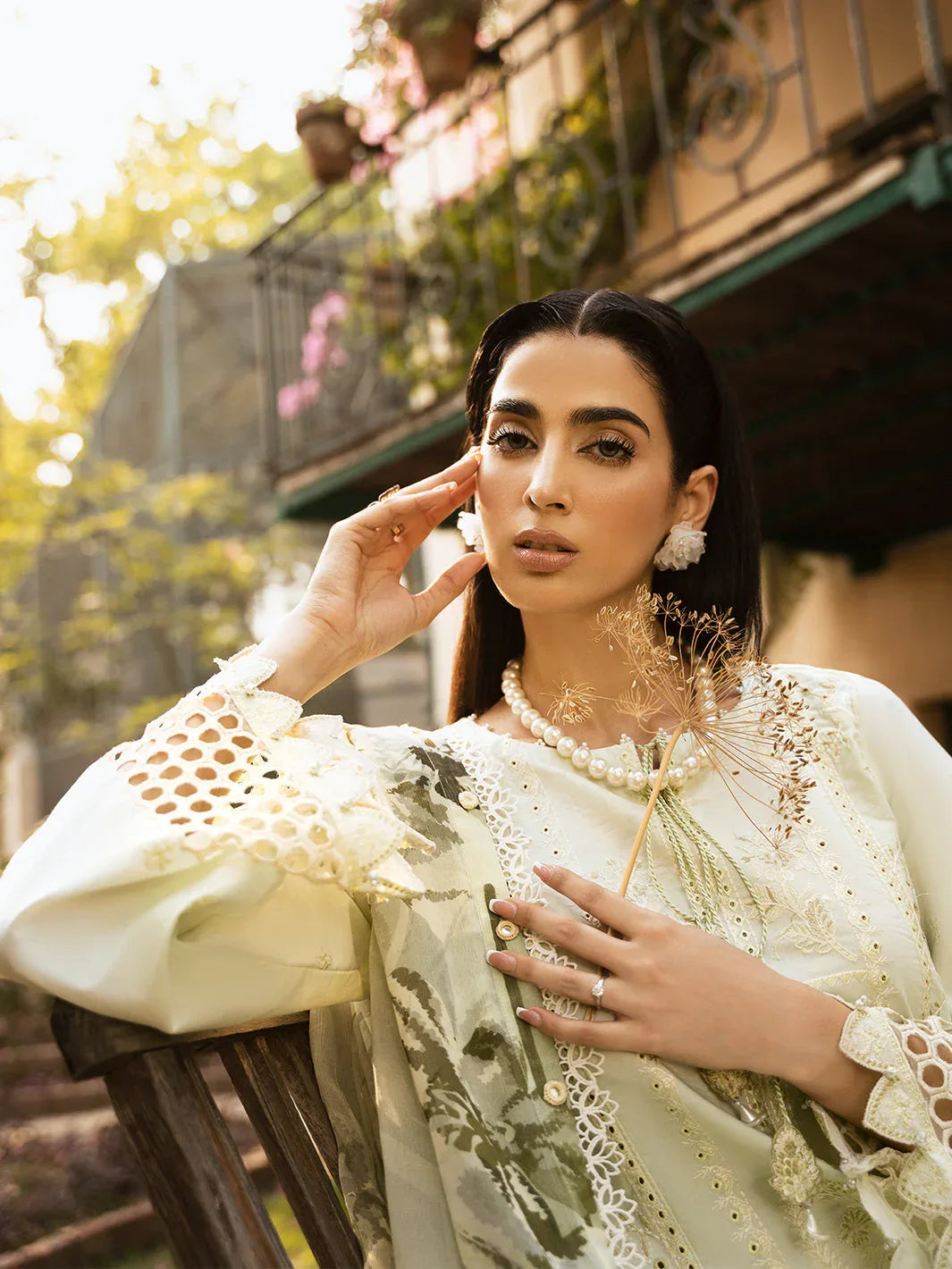Izel | Dastak Luxury Lawn | SIRAA - Rang-e-Khaas