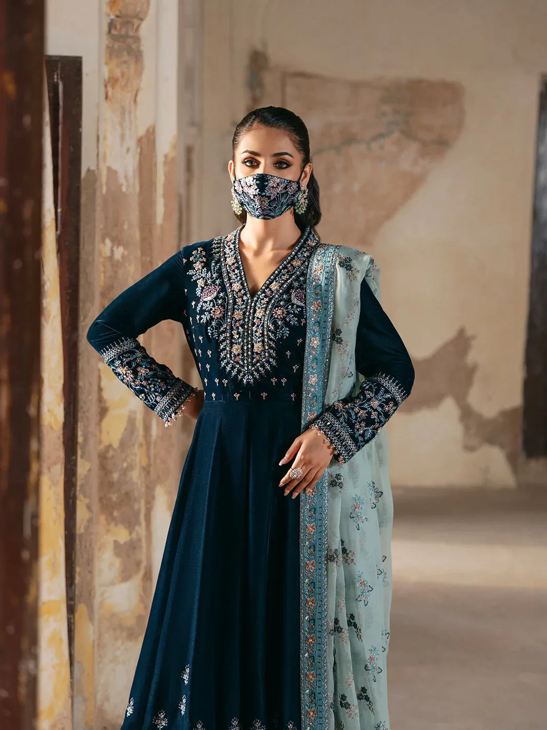 Flossie | Siara Velvet Formals | V-101 - Rang-e-Khaas