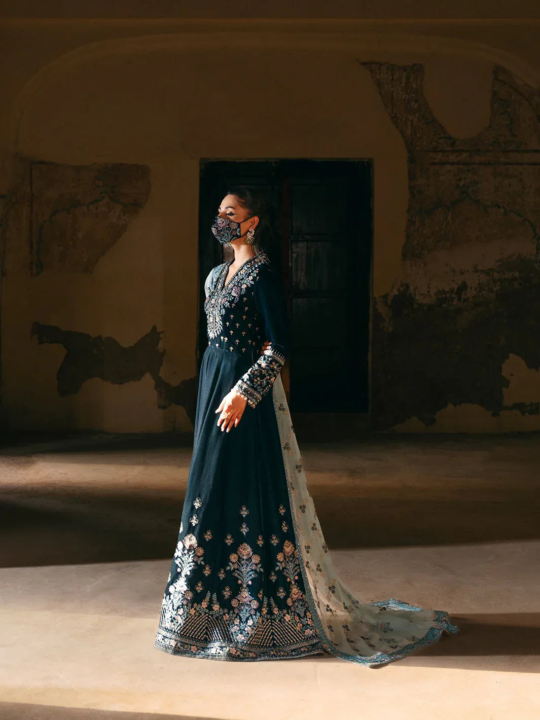 Flossie | Siara Velvet Formals | V-101 - Rang-e-Khaas