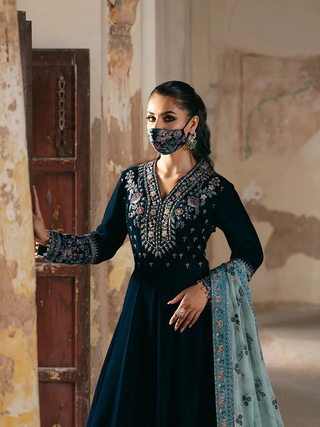 Flossie | Siara Velvet Formals | V-101 - Rang-e-Khaas