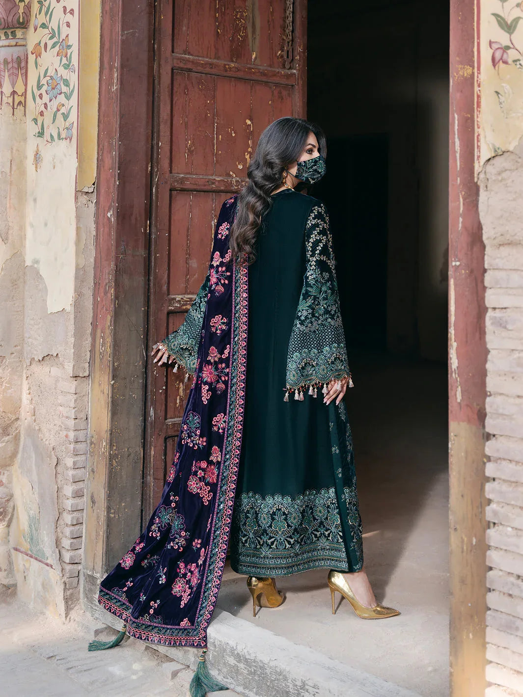 Flossie | Siara Velvet Formals | V-102 - A - Rang-e-Khaas