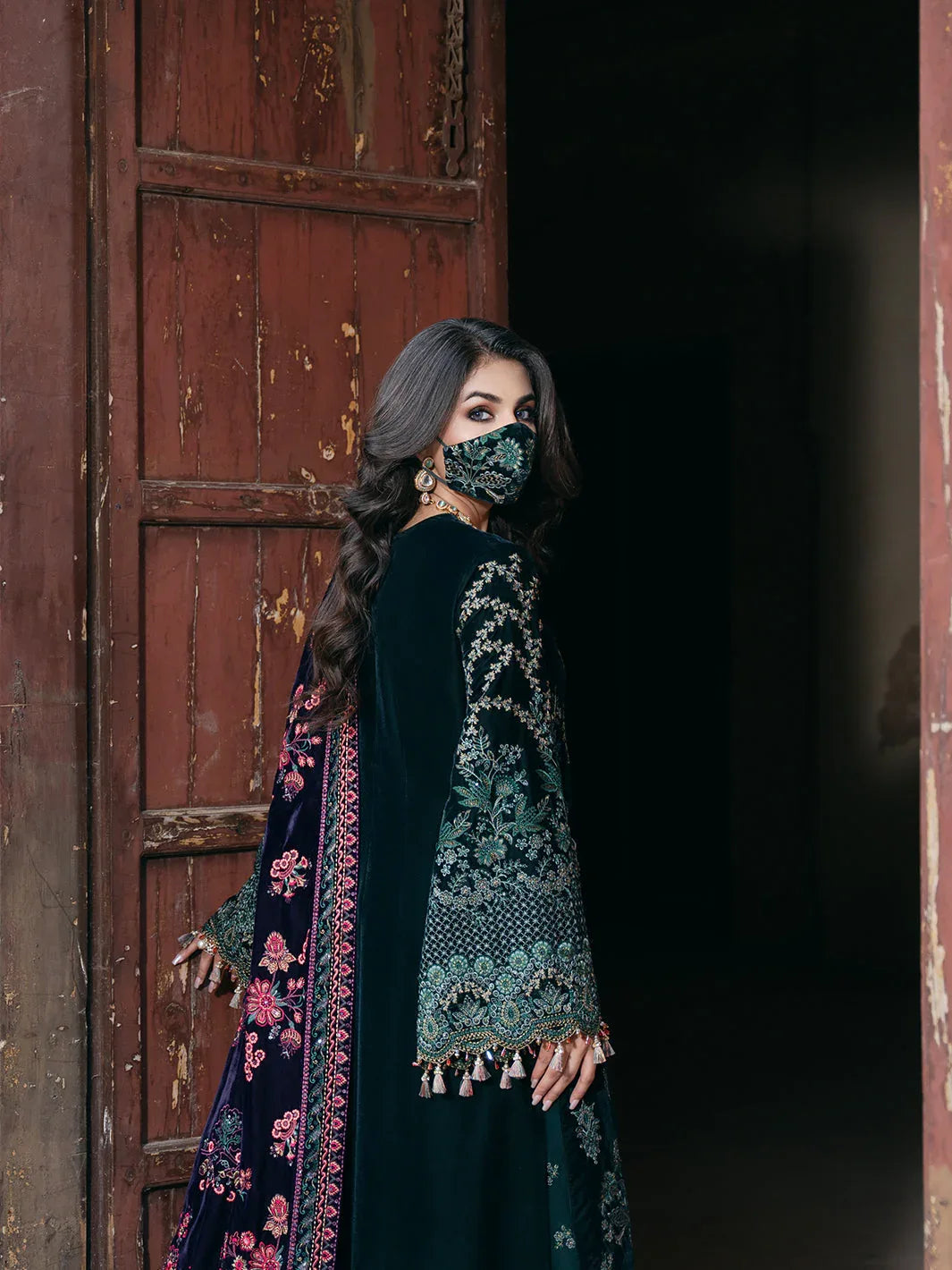 Flossie | Siara Velvet Formals | V-102 - A - Rang-e-Khaas
