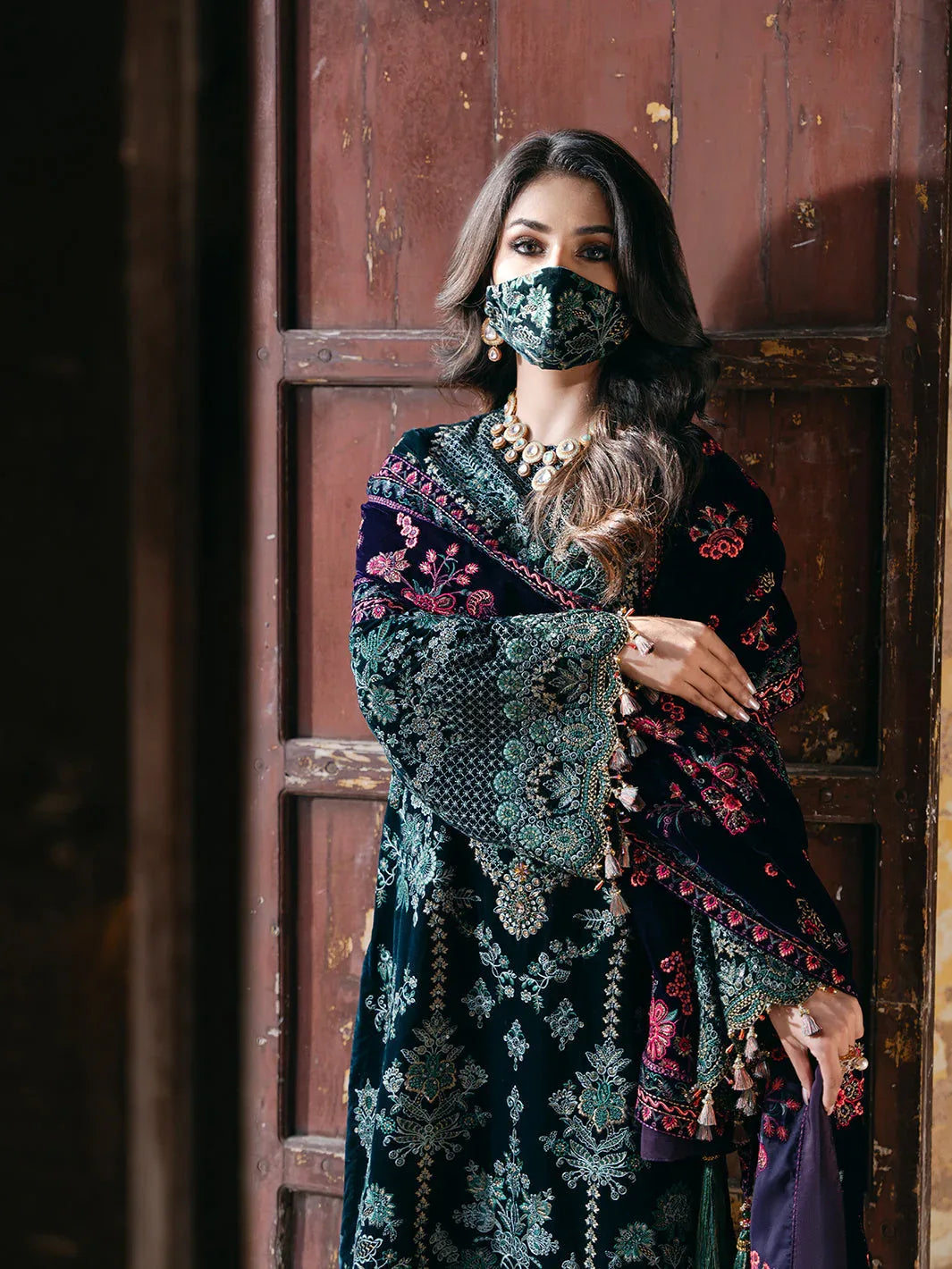 Flossie | Siara Velvet Formals | V-102 - A - Rang-e-Khaas