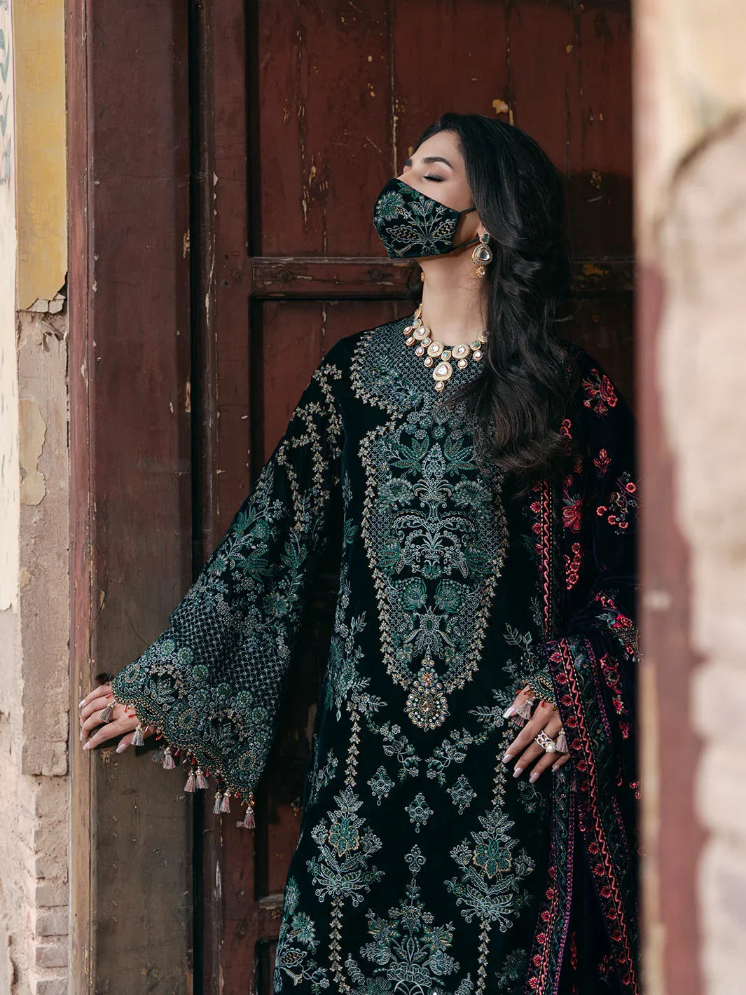 Flossie | Siara Velvet Formals | V-102 - A - Rang-e-Khaas