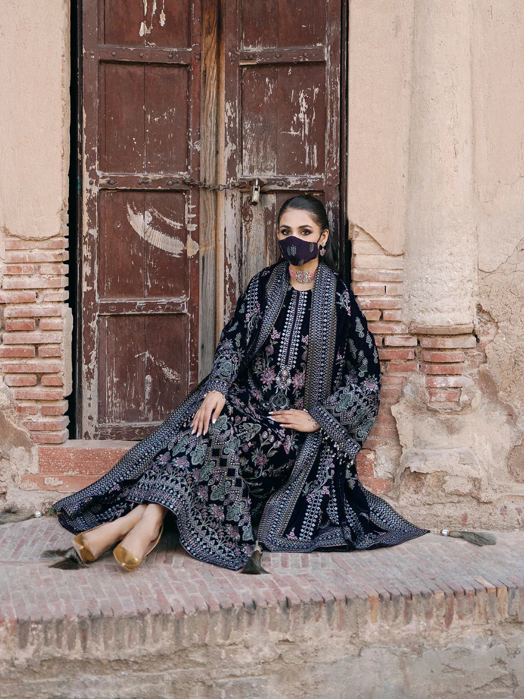 Flossie | Siara Velvet Formals | V-104 - A - Rang-e-Khaas