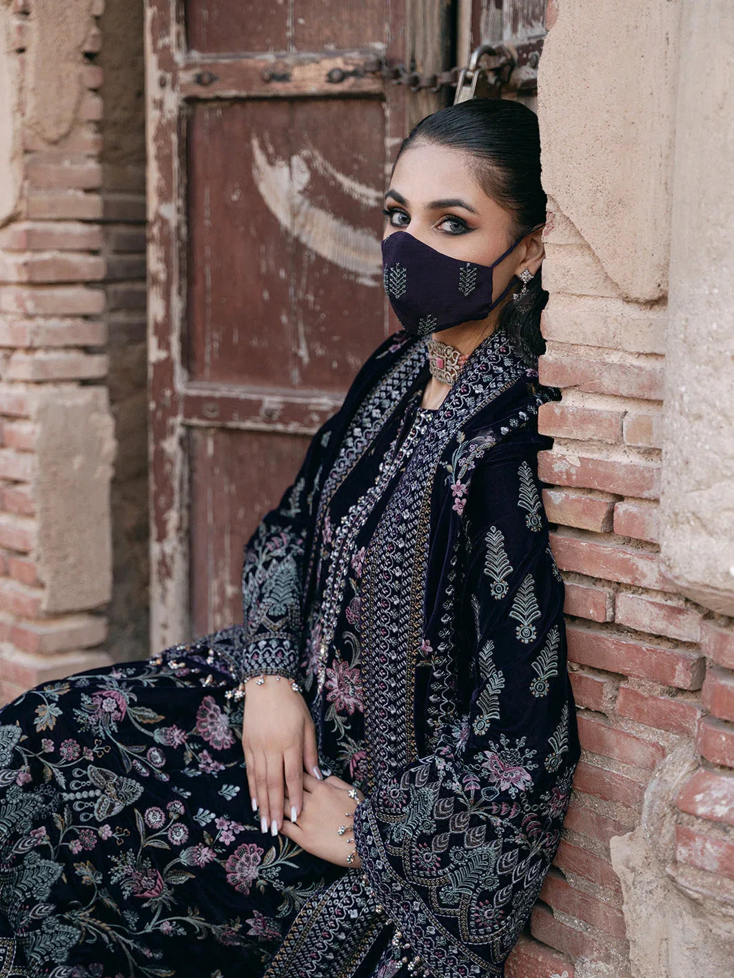 Flossie | Siara Velvet Formals | V-104 - A - Rang-e-Khaas