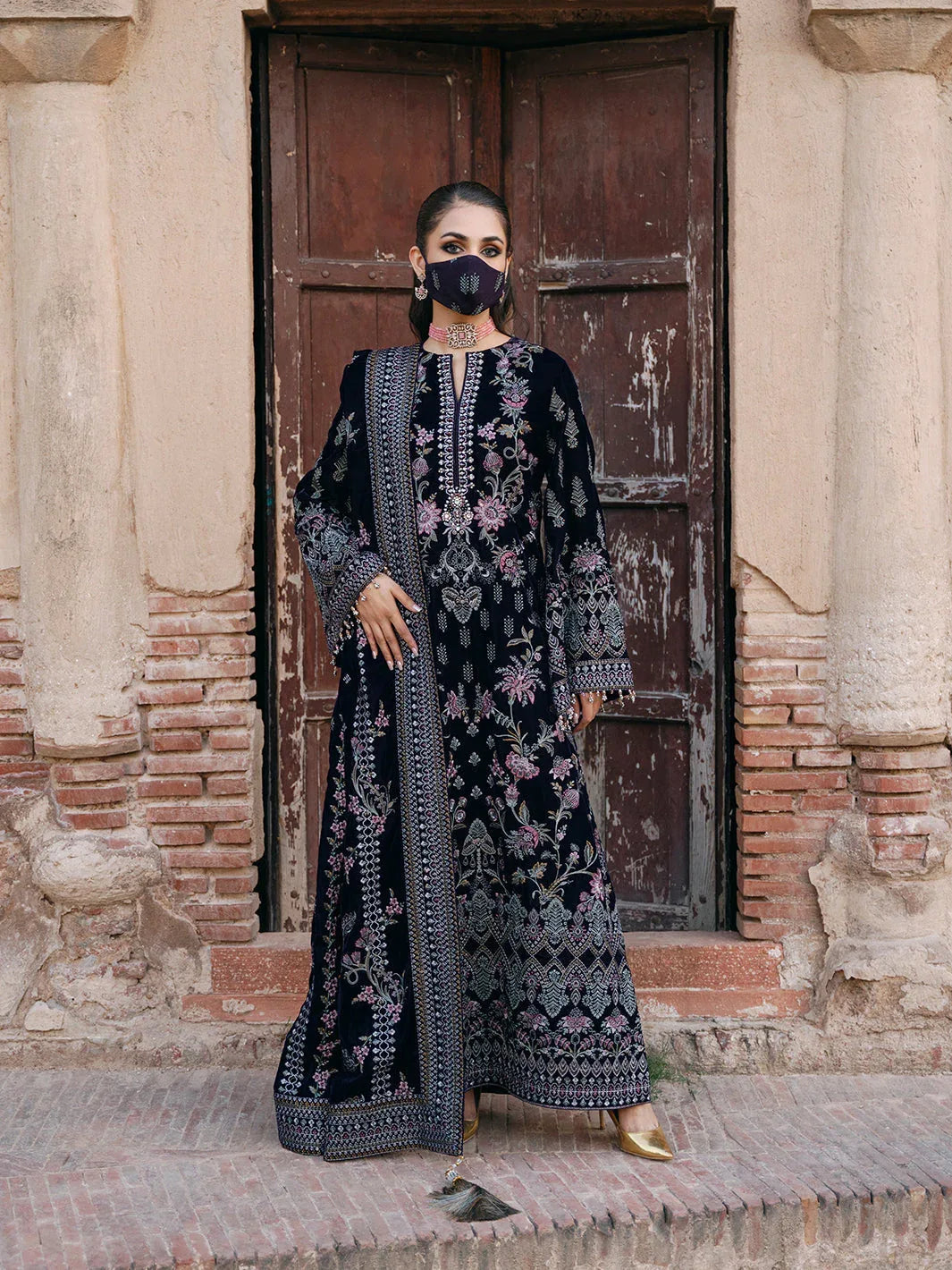 Flossie | Siara Velvet Formals | V-104 - A - Rang-e-Khaas