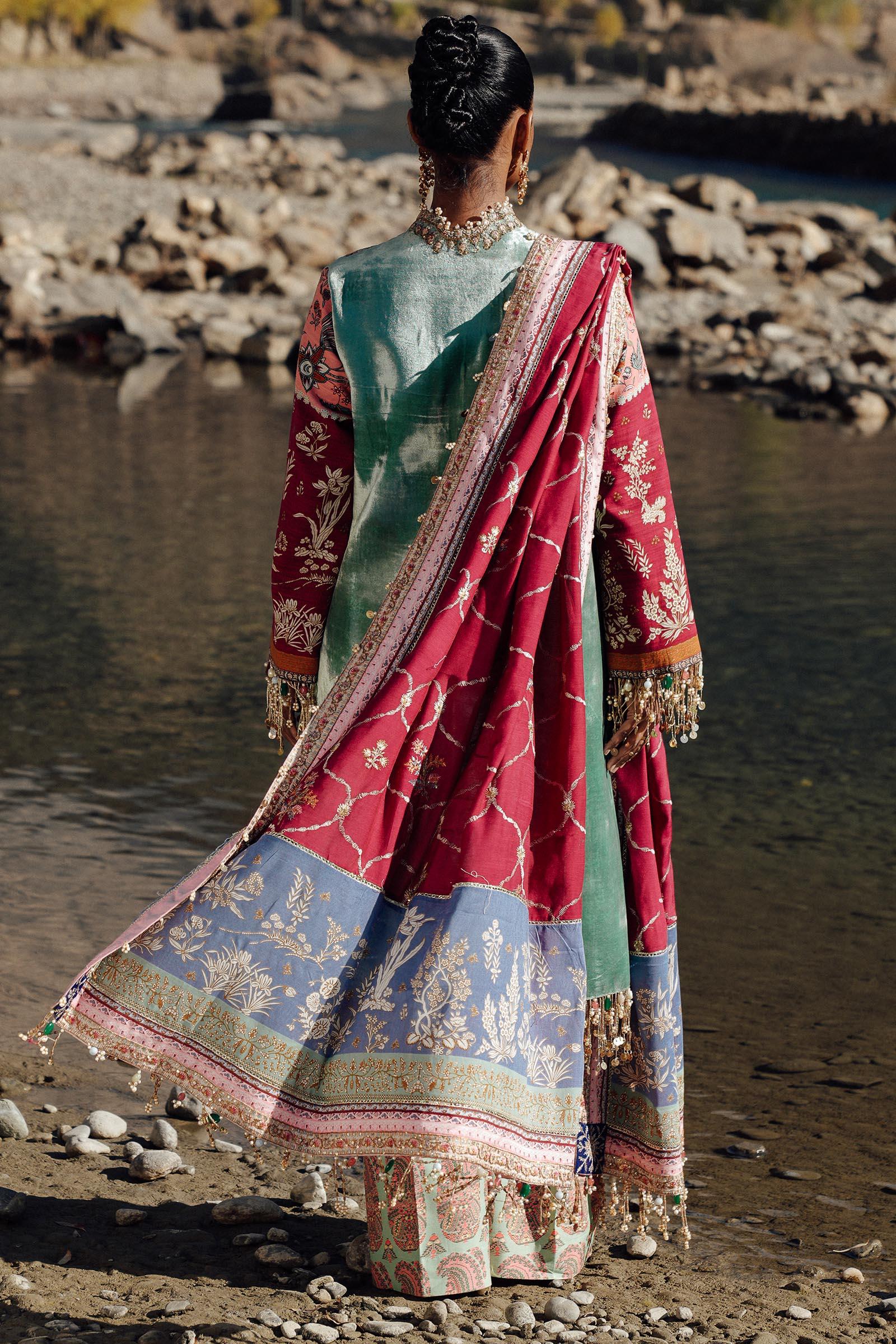 Sana Safinaz | Winter Shawl 24 | Velvet V241-006-3CP - Rang-e-Khaas
