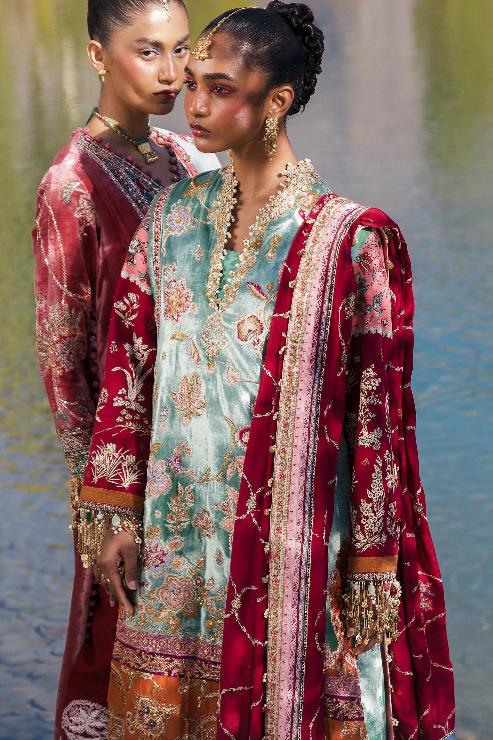 Sana Safinaz | Winter Shawl 24 | Velvet V241-006-3CP - Rang-e-Khaas