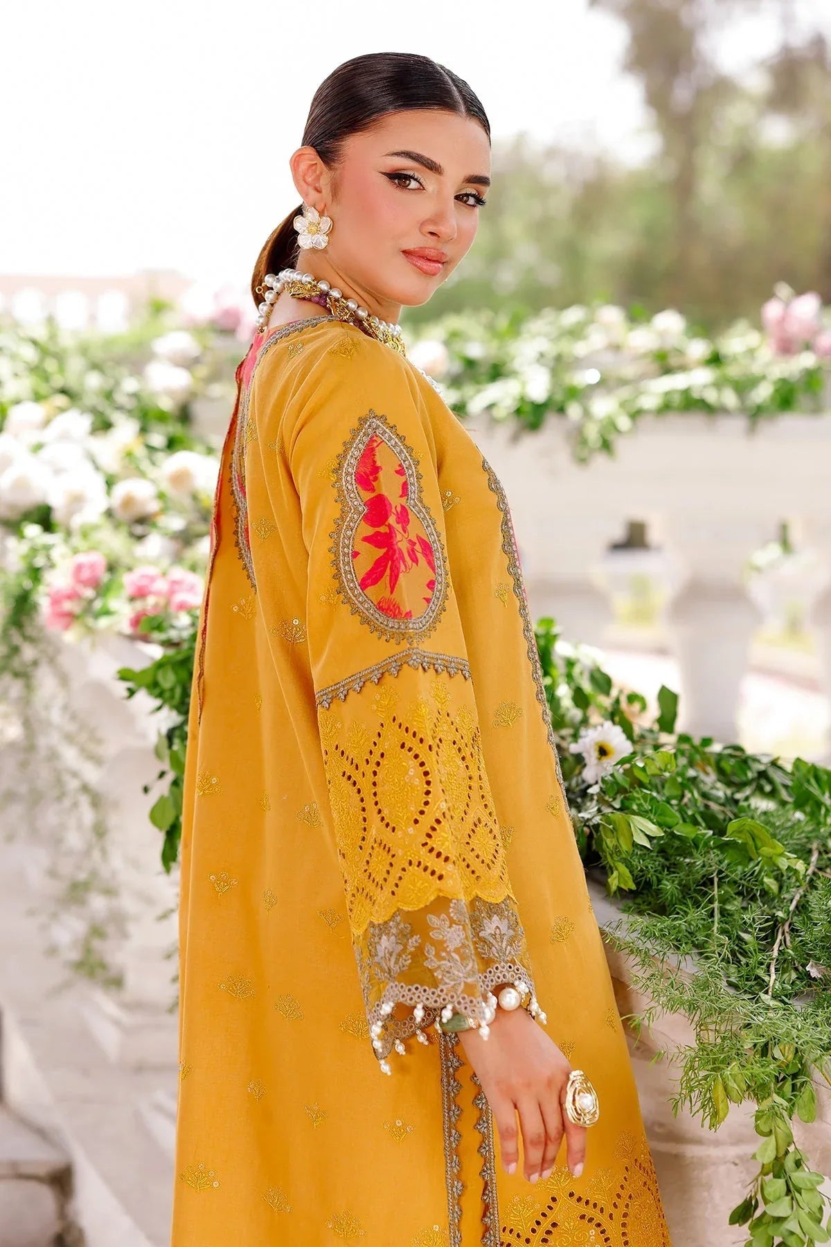 Charizma | Naranji Lawn 25 | CT5-13 - Rang-e-Khaas