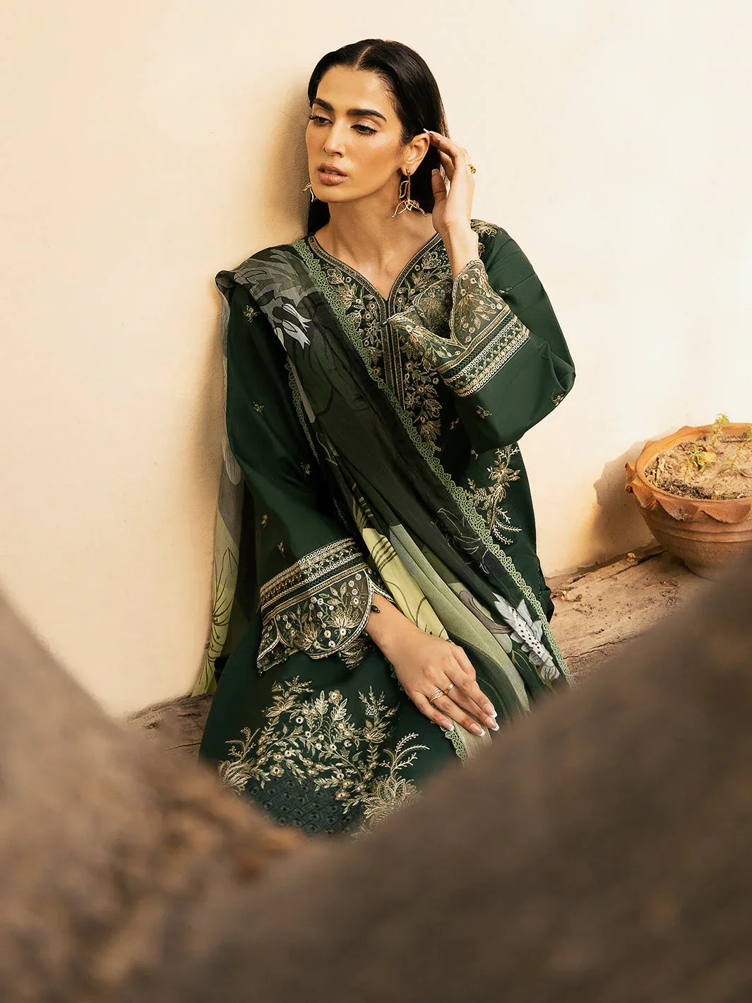 Izel | Dastak Luxury Lawn | ZAIB - Rang-e-Khaas